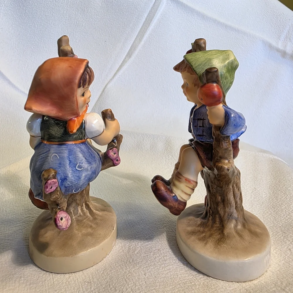 Vintage Goebel Hummel Apple Tree Boy And Apple Tree Girl Pair TMK 6 And 5